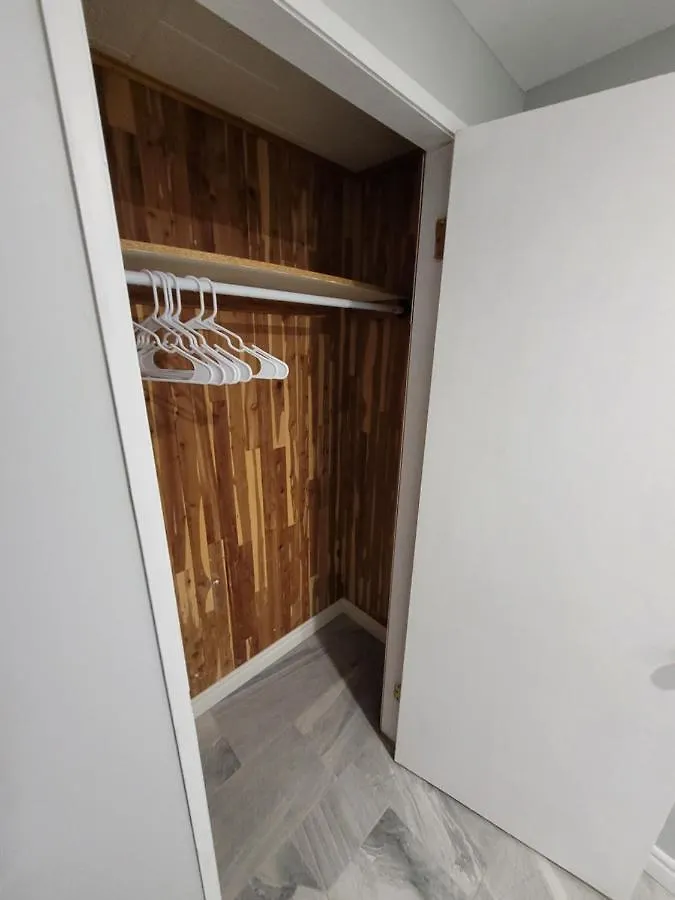 Guest House Basement - Master Bedrooms In Bayview Village Toronto