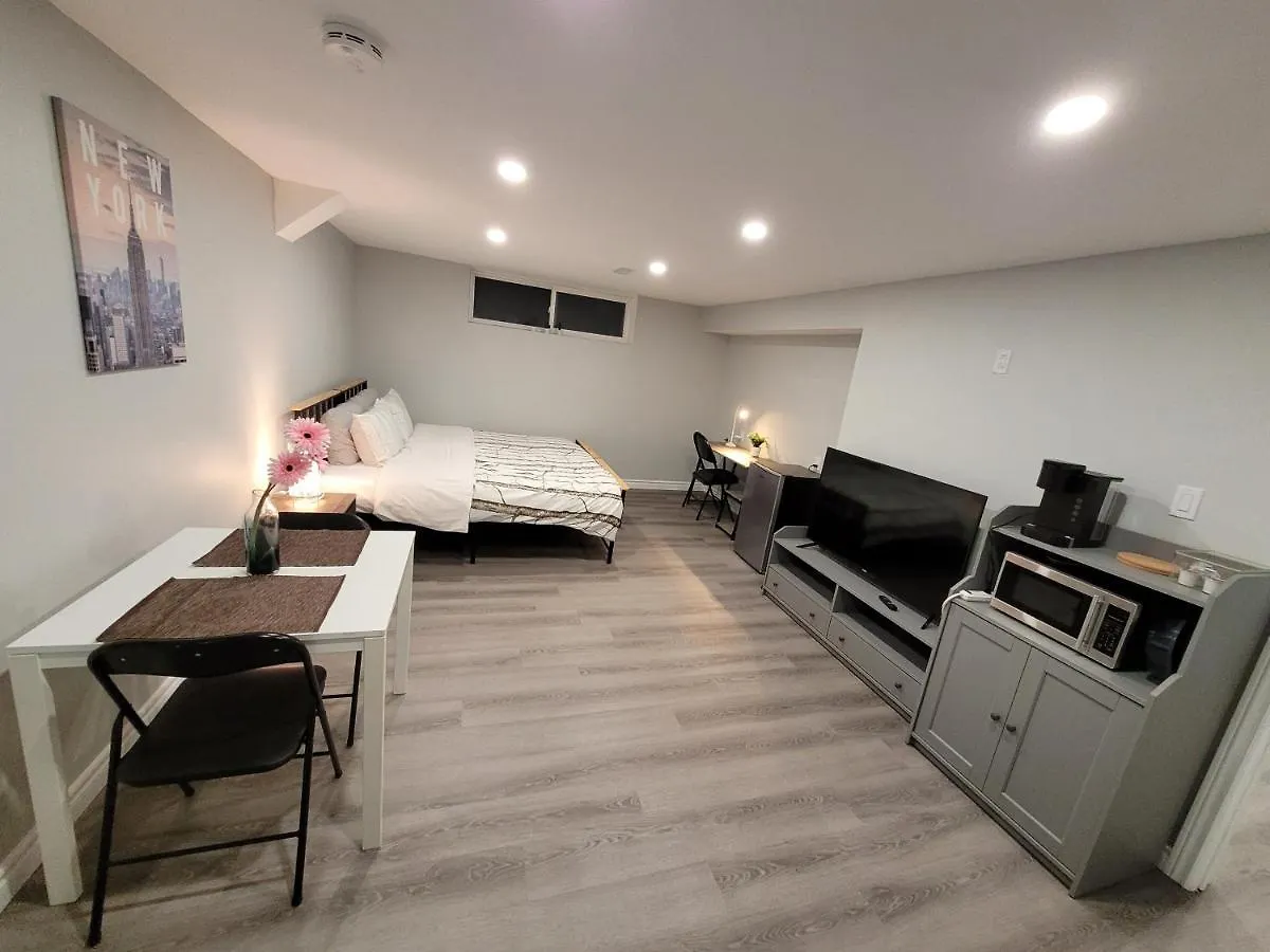 Guest House Basement - Master Bedrooms In Bayview Village Toronto
